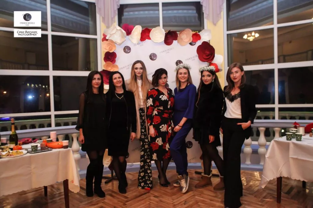 У Нововолинську відбувся конкурс «Міс красуня та Міні-міс красуня 2017» 6