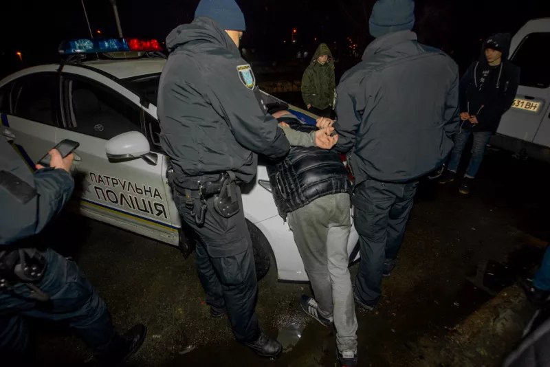 У Дніпрі в дворі багатоповерхівки підірвали гранату 2