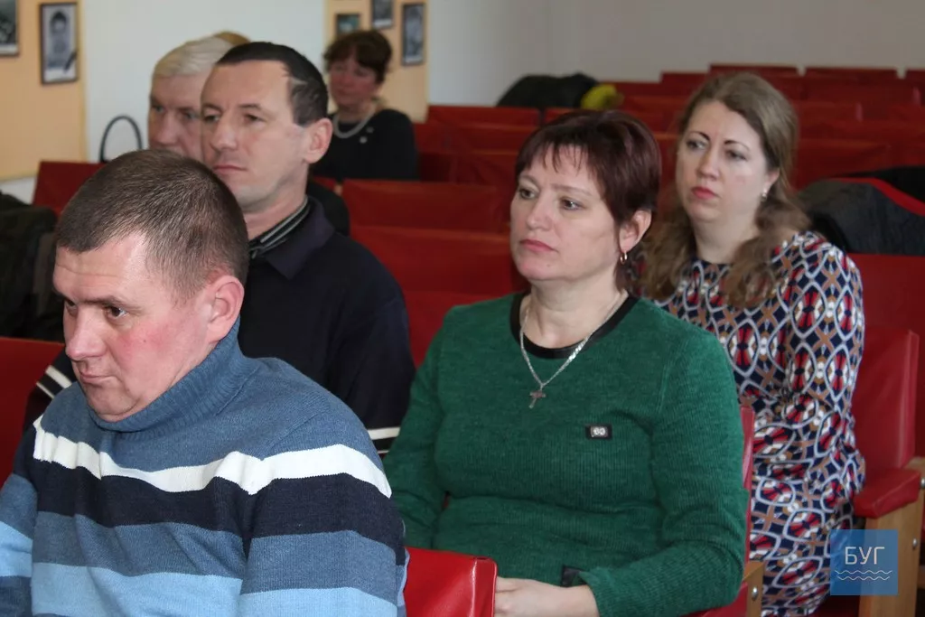 Іваничівщина: вчителі спростовують інформацію про "школярик", що ледь не втрапив у ДТП через жахливу дорогу 12