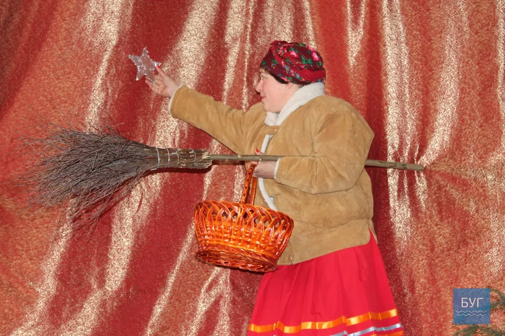 Литовезька ОТГ: вечорниці у Заставному. Найгарячіше глядачі аплодували Дякові 4