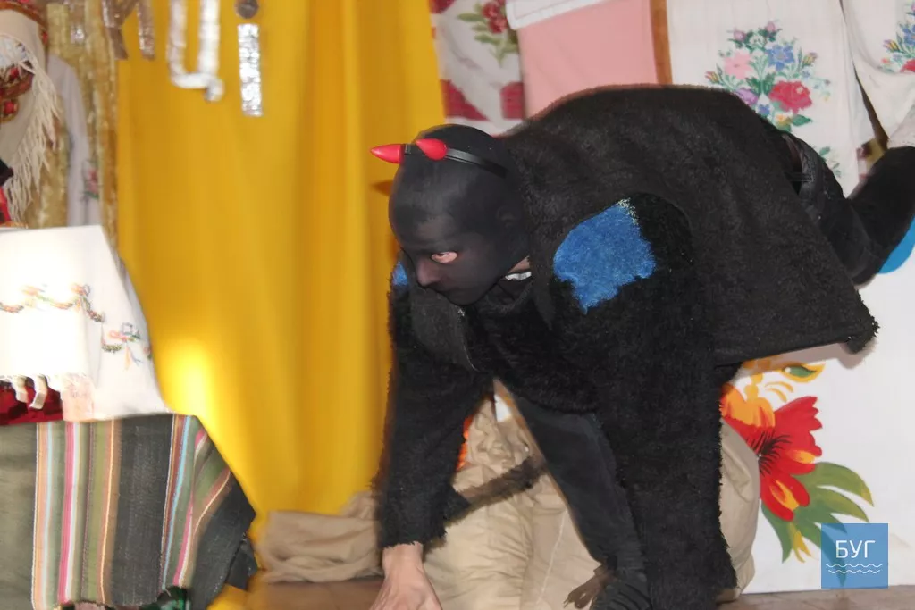 Литовезька ОТГ: вечорниці у Заставному. Найгарячіше глядачі аплодували Дякові 13