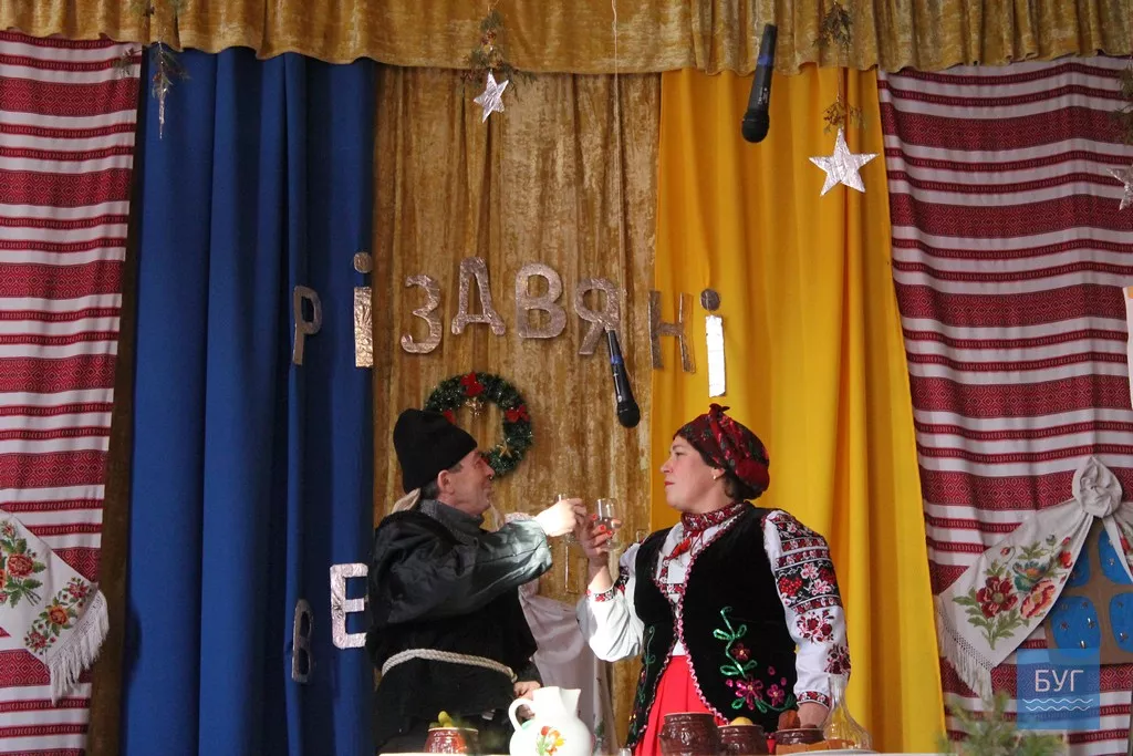 Литовезька ОТГ: вечорниці у Заставному. Найгарячіше глядачі аплодували Дякові 19