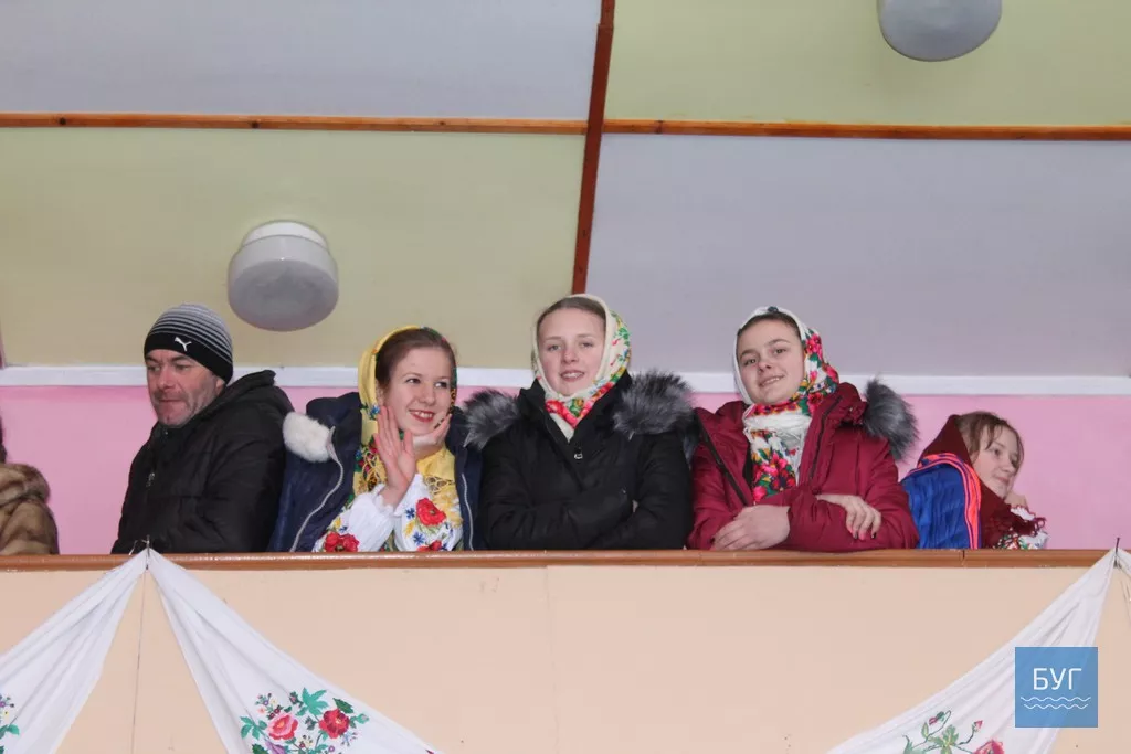 Литовезька ОТГ: вечорниці у Заставному. Найгарячіше глядачі аплодували Дякові 24