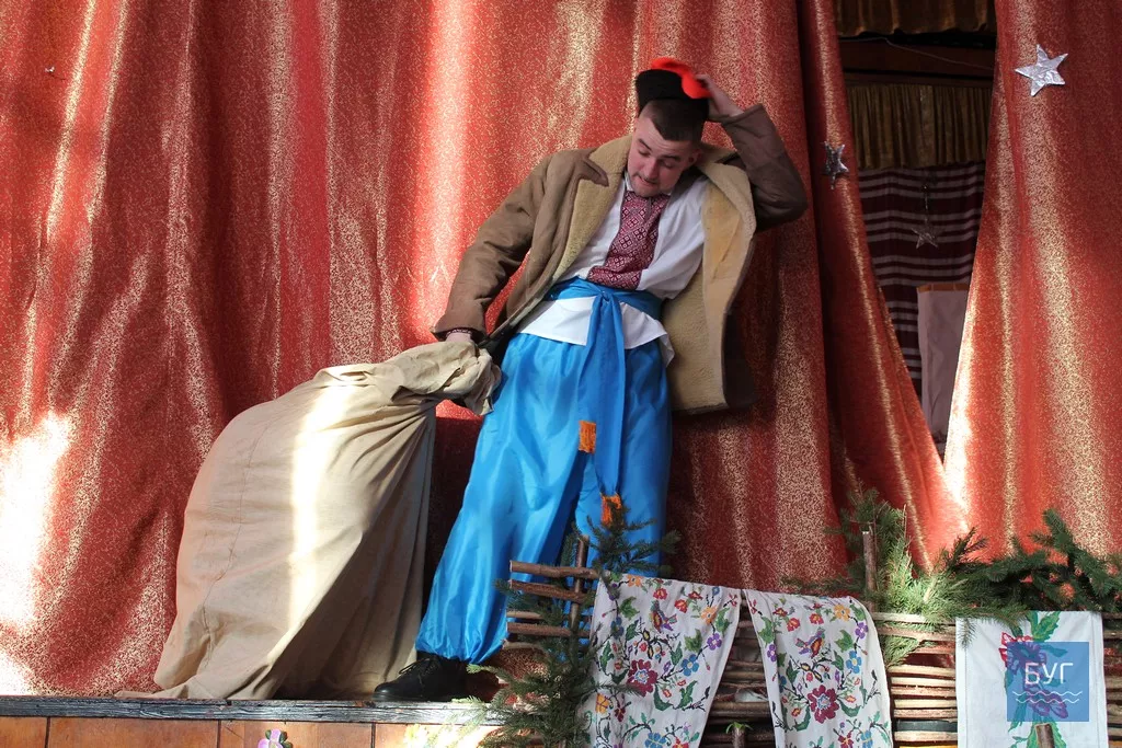 Литовезька ОТГ: вечорниці у Заставному. Найгарячіше глядачі аплодували Дякові 22