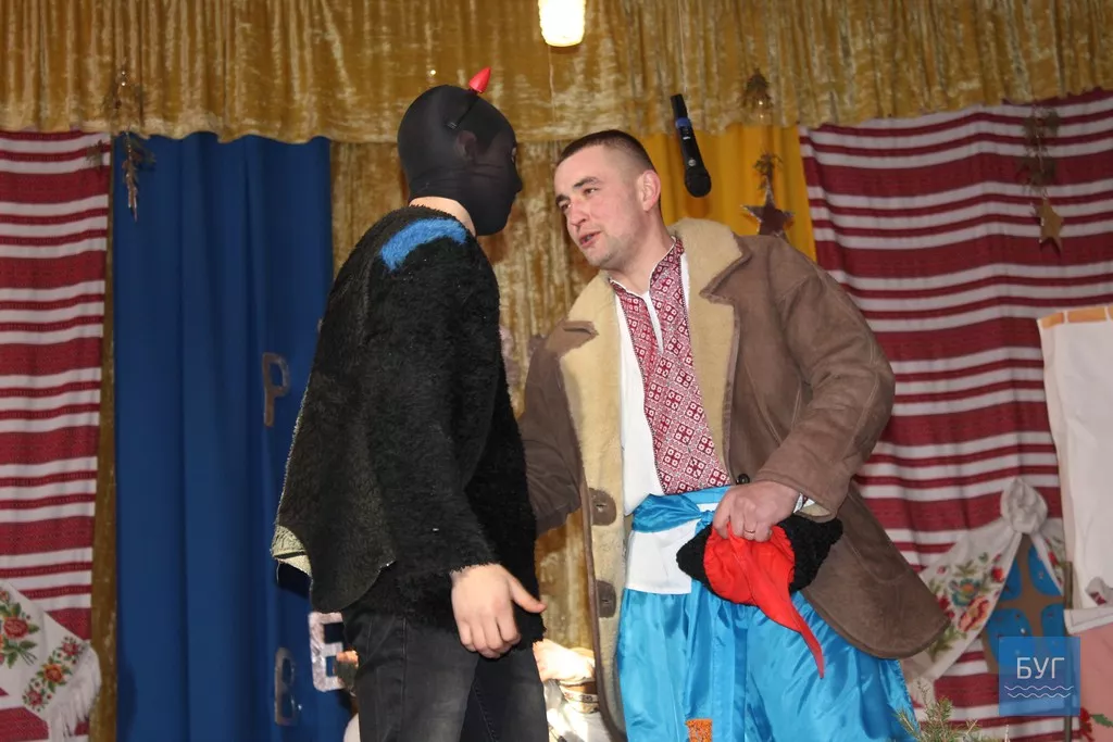 Литовезька ОТГ: вечорниці у Заставному. Найгарячіше глядачі аплодували Дякові 27