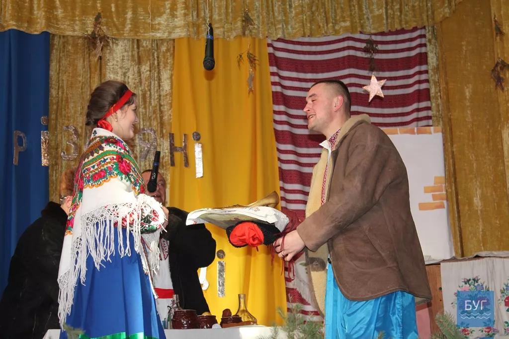 Литовезька ОТГ: вечорниці у Заставному. Найгарячіше глядачі аплодували Дякові 28