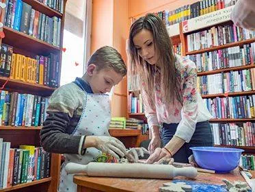 В книгарні "Є" провели творчу майстерню для дітлахів з Володимира-Волинського 7