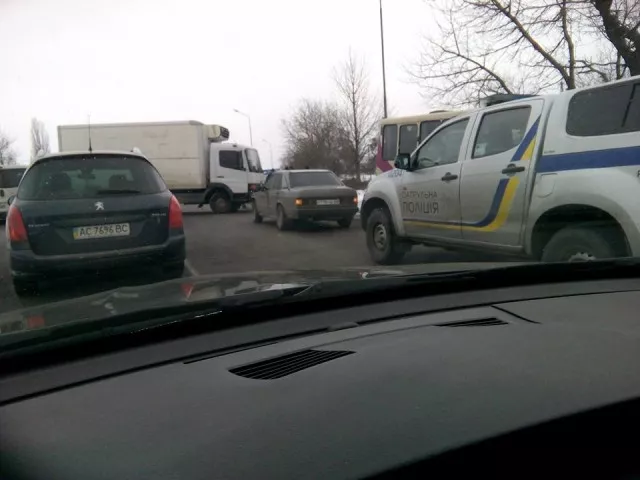 У селі під Луцьком зіткнулися рейсовий автобус "Володимир-Волинський - Луцьк" і вантажівка 2