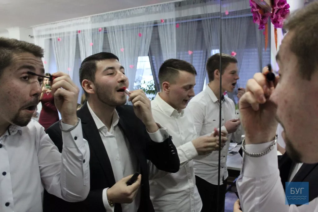 Хто зверху? Або ж як студенти Володимир-Волинського коледжу святкували День закоханих 3