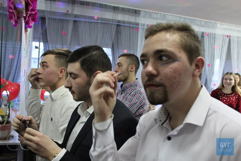 Хто зверху? Або ж як студенти Володимир-Волинського коледжу святкували День закоханих 5