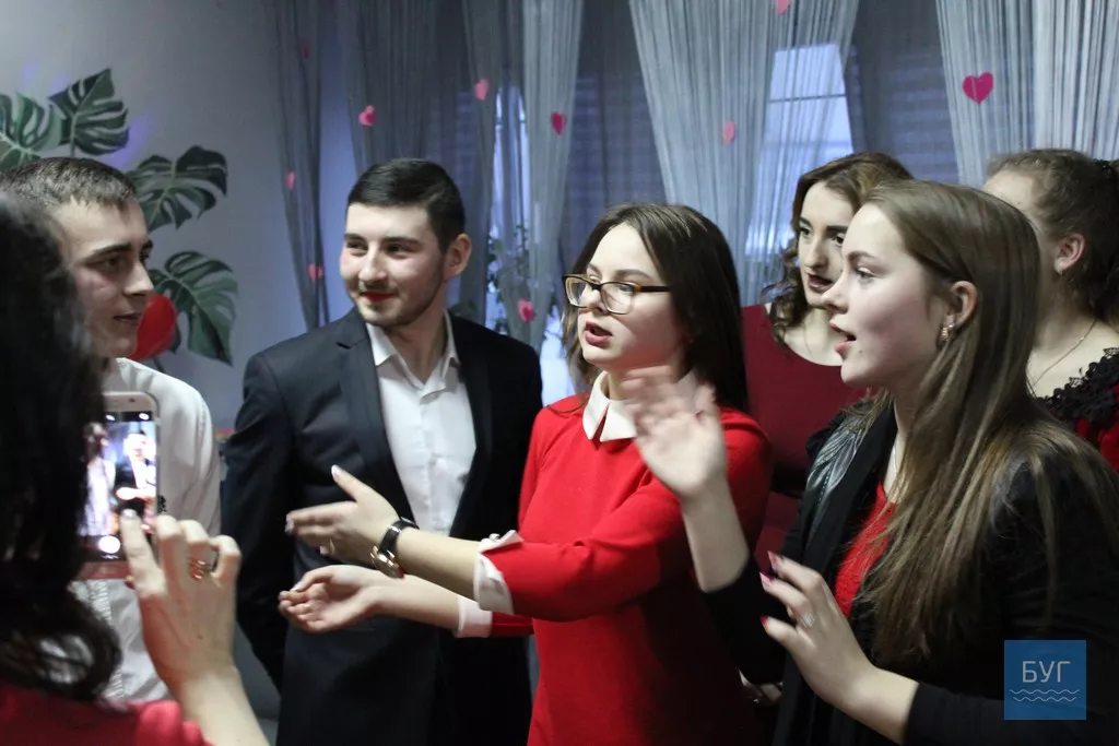 Хто зверху? Або ж як студенти Володимир-Волинського коледжу святкували День закоханих 6