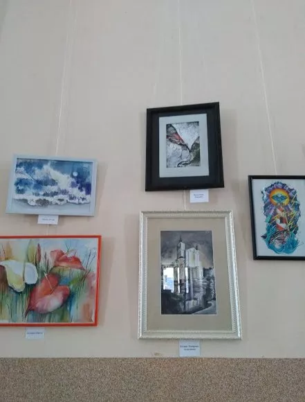 У Володимирі-Волинському виставка сюрреалістичних картини нововолинського митця Анатолія Мужевітіна 12