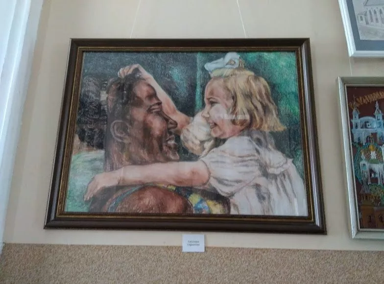 У Володимирі-Волинському виставка сюрреалістичних картини нововолинського митця Анатолія Мужевітіна 6