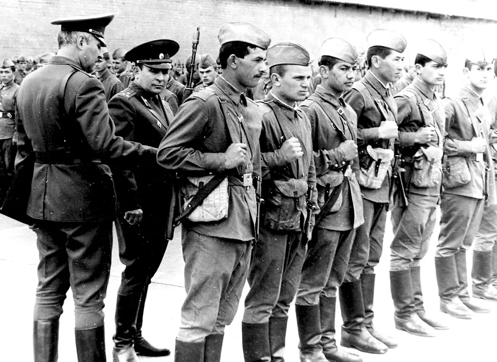 У Володимирі-Волинському зустрілися військові пенсіонери 50-ого мотострілецького полку 10