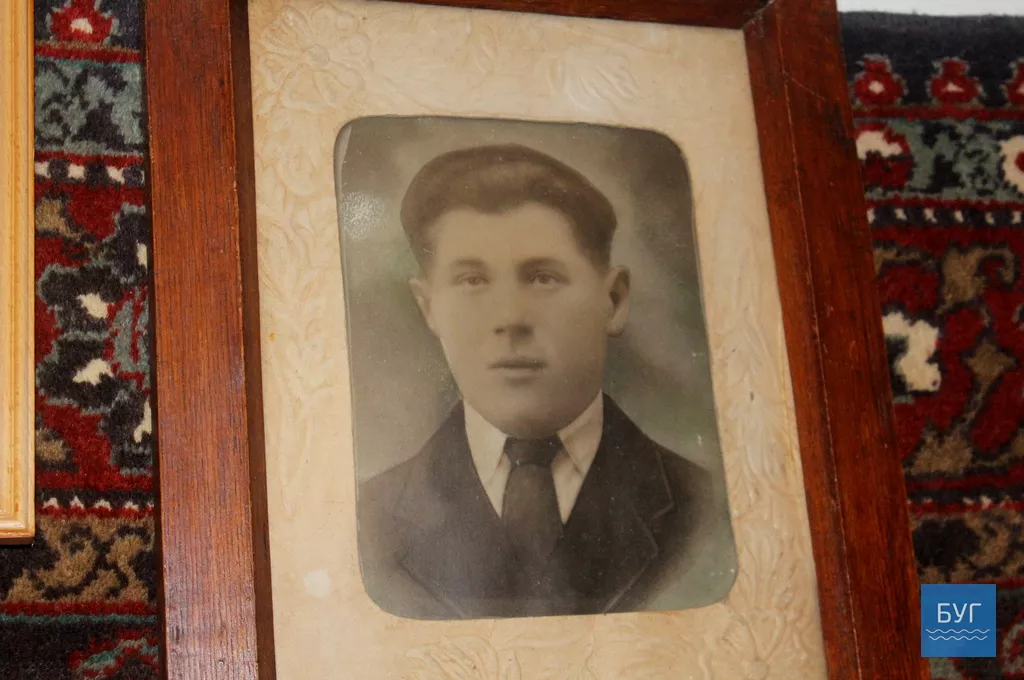 Народний депутат Ігорь Гузь передав почесному громадянину Володимира-Волинського нагороду Верховної Ради України 12