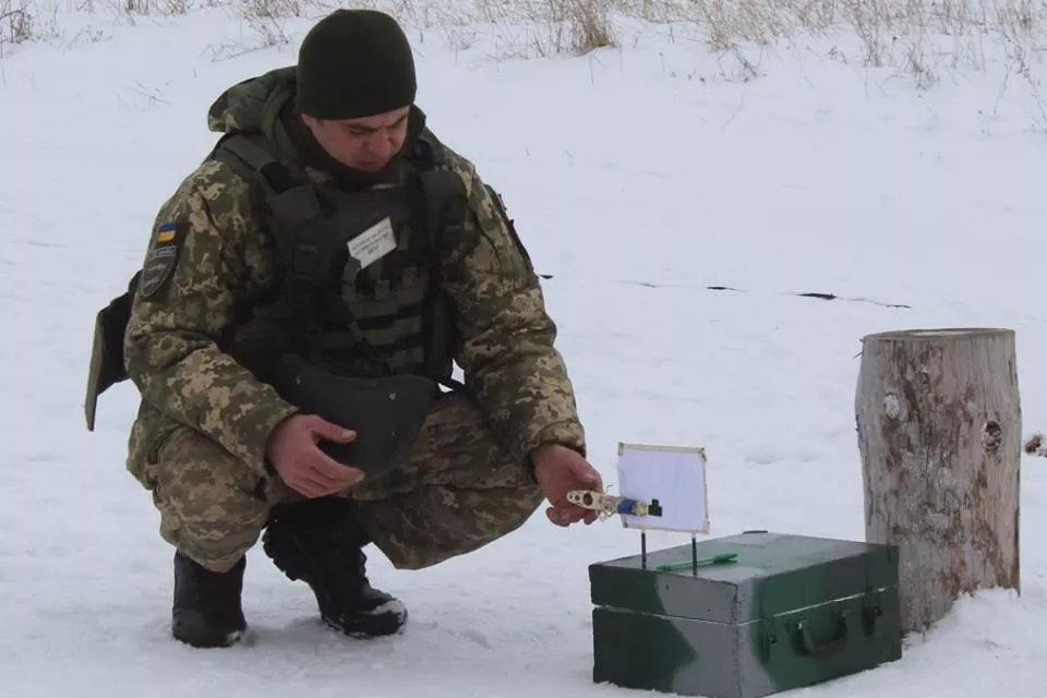 Військовослужбовці 14-ї бригади відновлюють навички стрільби зі стрілецької зброї 8