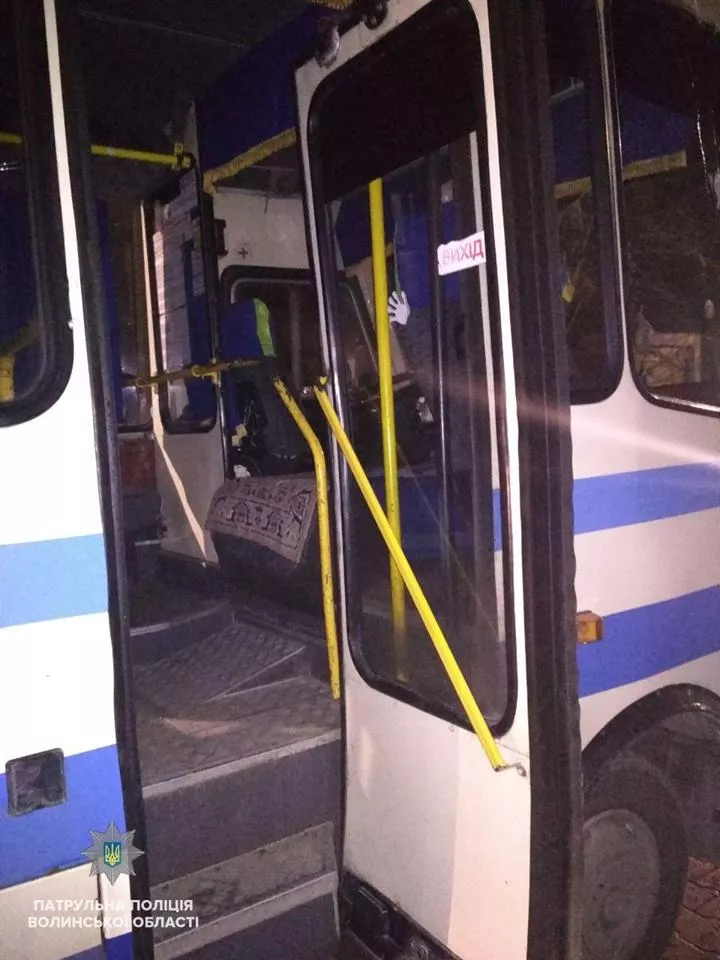 Мешканець Володимира-Волинського проник у автобус у Луцьку, щоб поспати 1