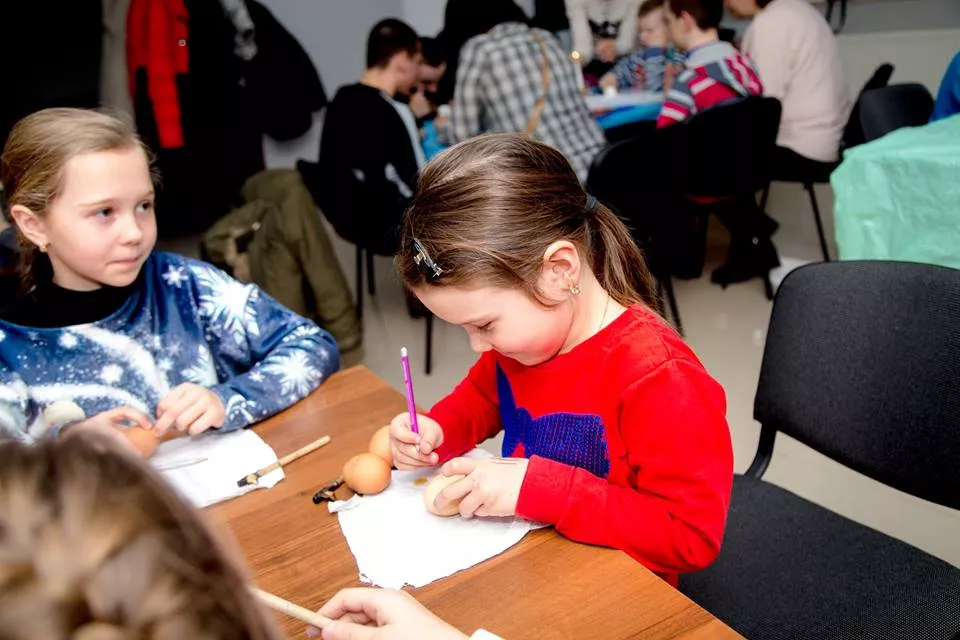 У Нововолинську в молодіжному центрі "Нові крила" відбувся майстер-клас із писанкарства 3