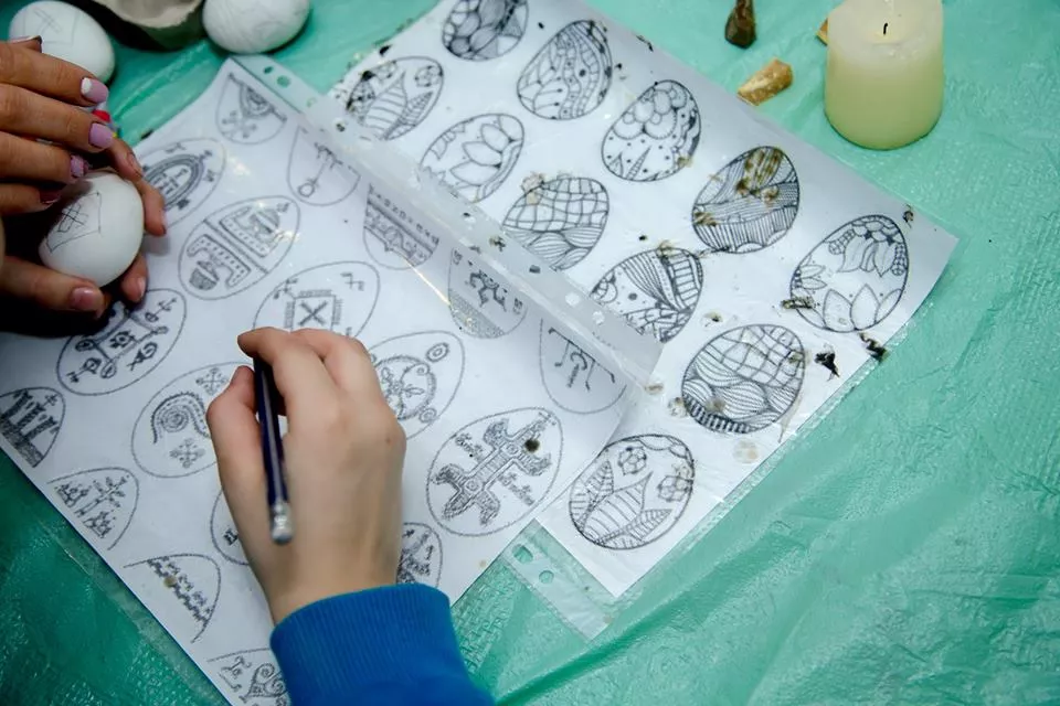 У Нововолинську в молодіжному центрі "Нові крила" відбувся майстер-клас із писанкарства 5