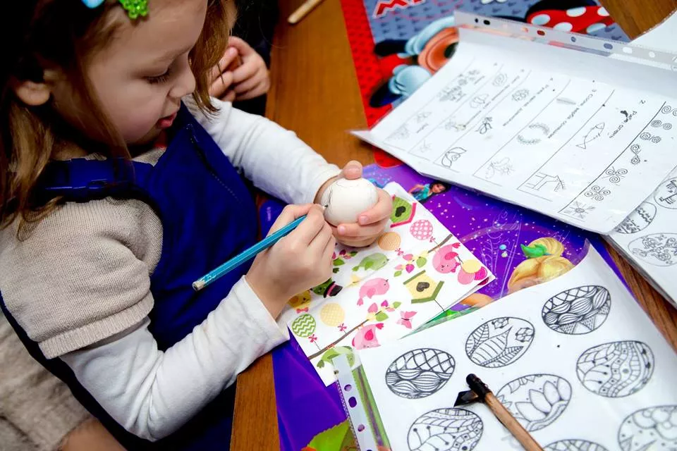 У Нововолинську в молодіжному центрі "Нові крила" відбувся майстер-клас із писанкарства 7