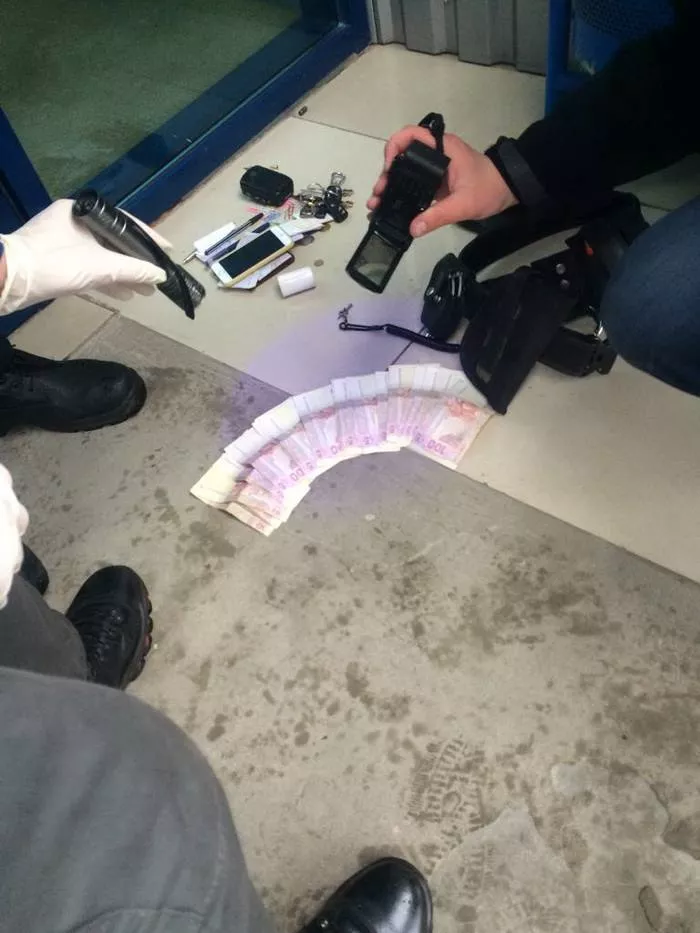 На Волині СБУ затримала на хабарі командира взводу патрульної поліції 4