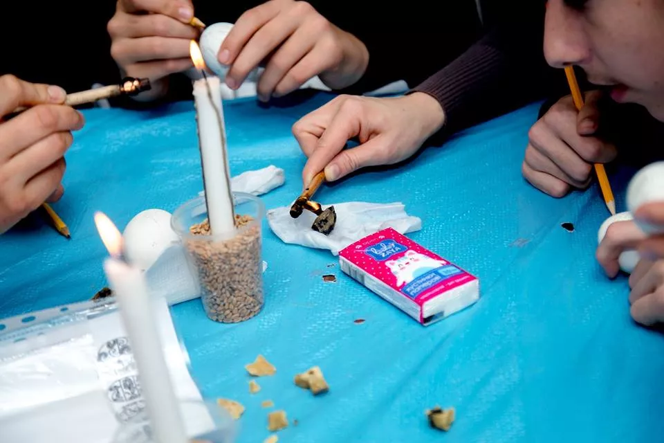 У Нововолинську в молодіжному центрі "Нові крила" відбувся майстер-клас із писанкарства 10