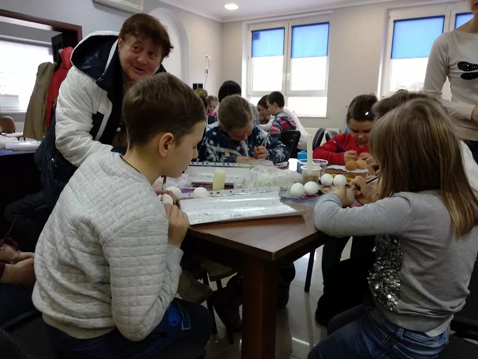 У Нововолинську в молодіжному центрі "Нові крила" відбувся майстер-клас із писанкарства 21