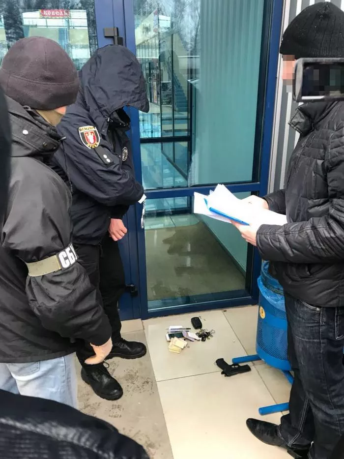 На Волині СБУ затримала на хабарі командира взводу патрульної поліції 5