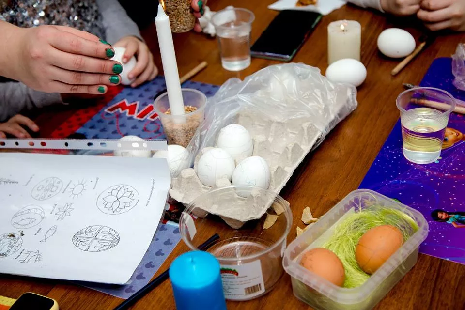 У Нововолинську в молодіжному центрі "Нові крила" відбувся майстер-клас із писанкарства 17