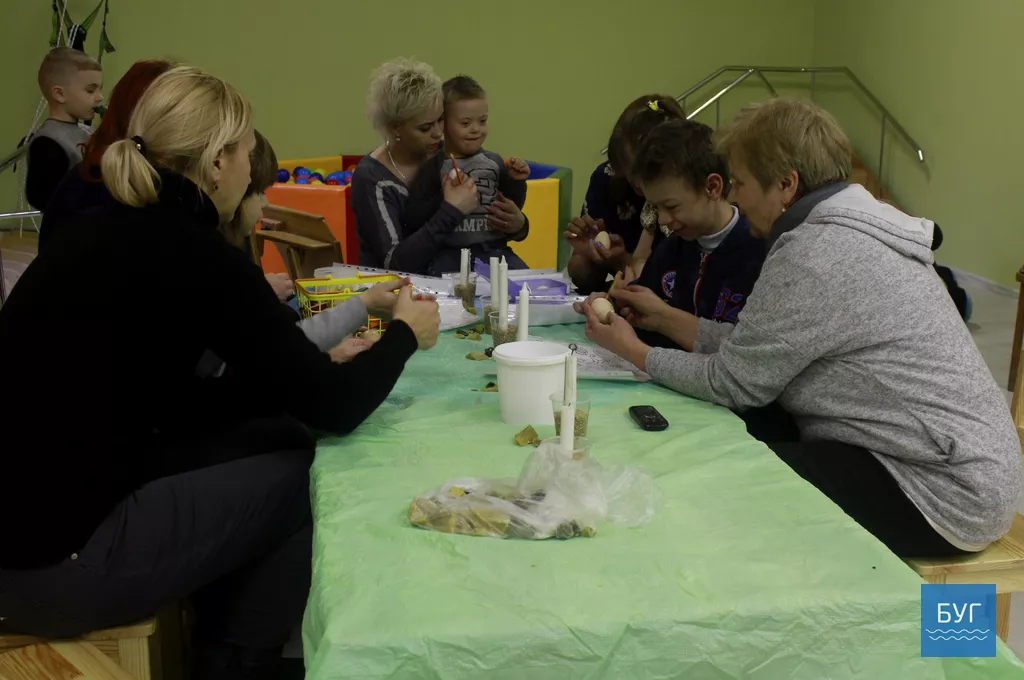 Майстер-клас з написання писанок провели для діток Володимир-Волинського інклюзивно-ресурсного центру 2