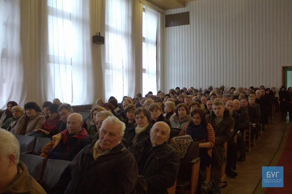 "Наша мета - місто, комфортне для людей", - Сапожніков прозвітував про свою роботу 12