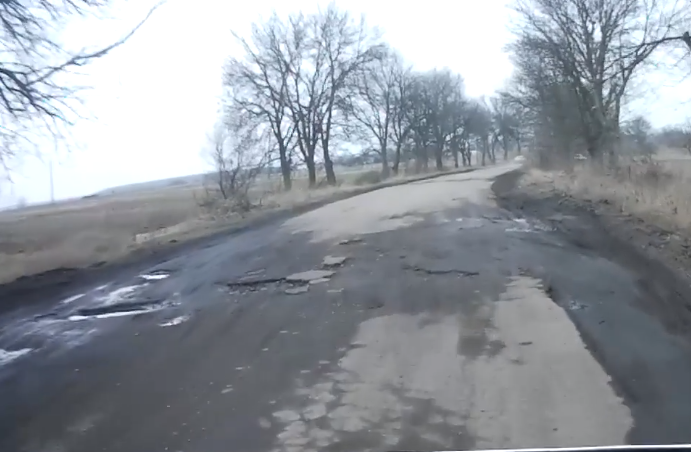 "Дорогу хочуть всі", - мешканці сіл поблизу Нововолинська звернулися до Гройсмана 1