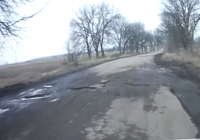 "Дорогу хочуть всі", - мешканці сіл поблизу Нововолинська звернулися до Гройсмана 2