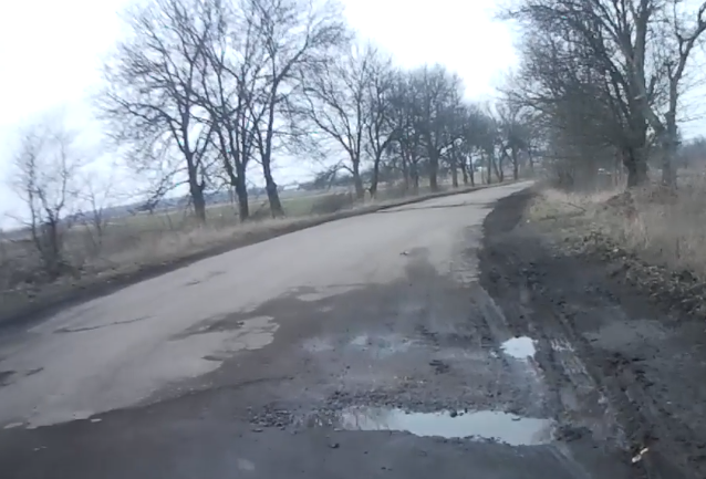 "Дорогу хочуть всі", - мешканці сіл поблизу Нововолинська звернулися до Гройсмана 3