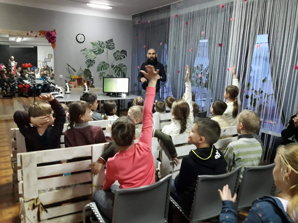Який світ під мікроскопом дізнавалися діти з Вололимира-Волинського 7