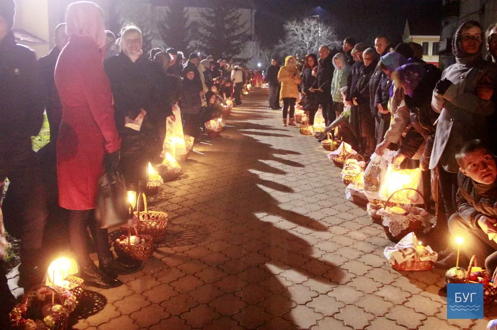 Володимир-волинці вночі святили паску 13