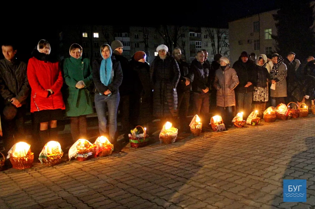 Володимир-волинці вночі святили паску 7