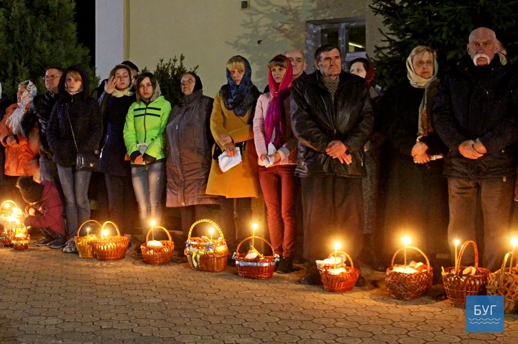 Володимир-волинці вночі святили паску 6