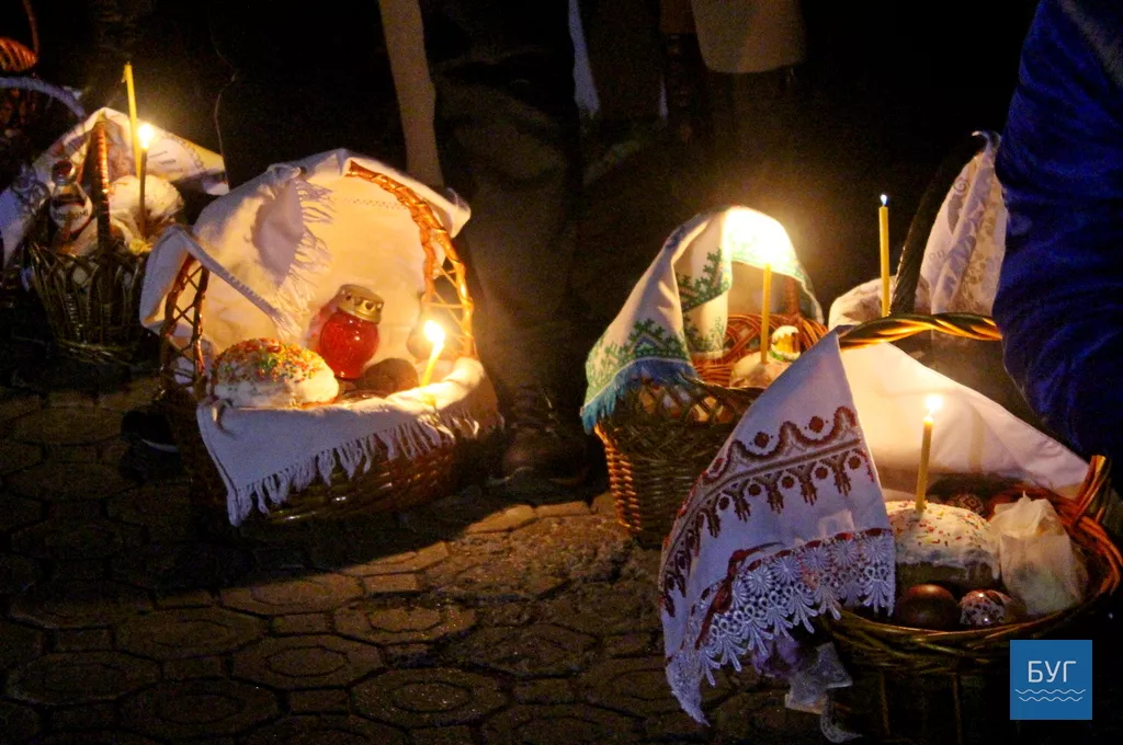Володимир-волинці вночі святили паску 5
