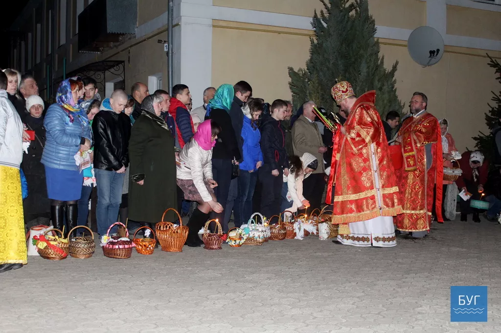 Володимир-волинці вночі святили паску 17