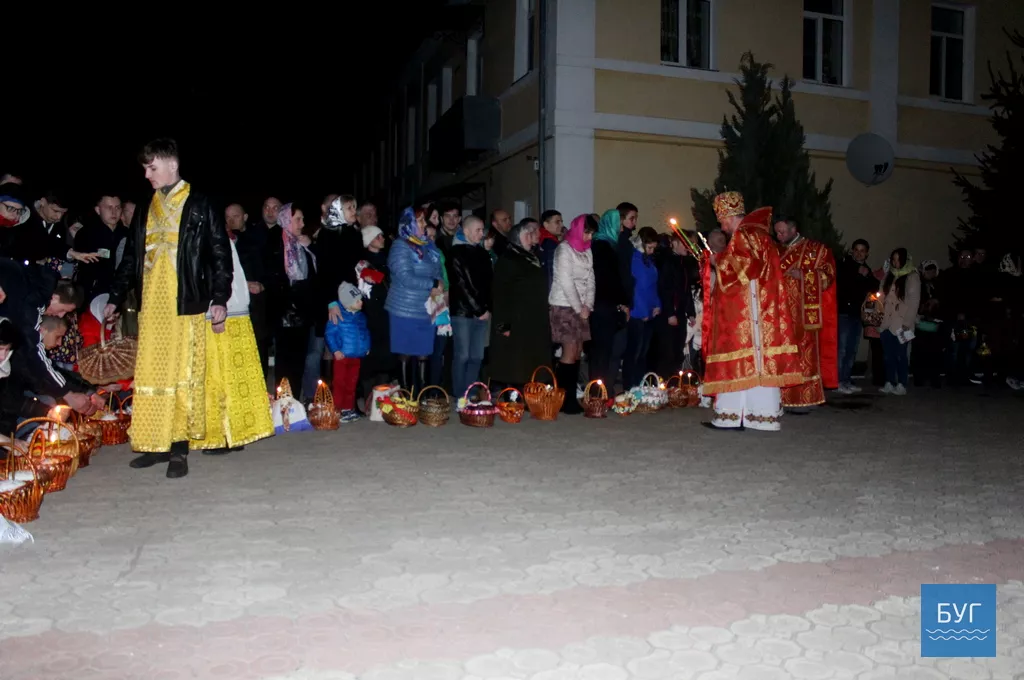 Володимир-волинці вночі святили паску 16