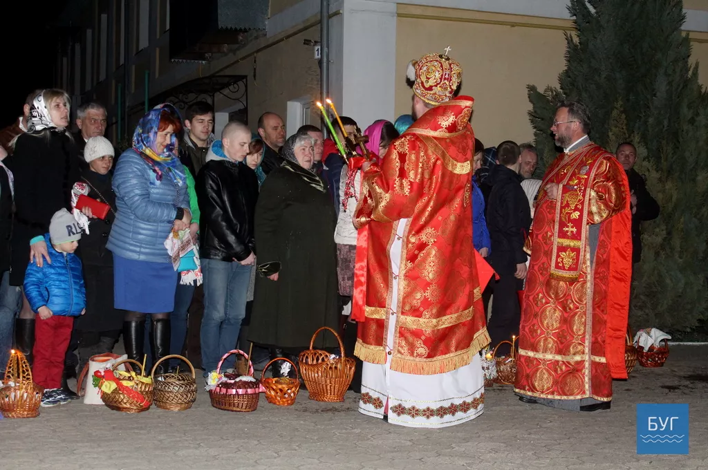 Володимир-волинці вночі святили паску 14