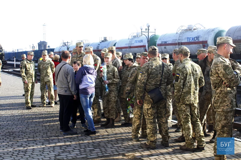 На Володимир-Волинському залізничному вокзалі другий ранок поспіль зустрічали захисників 2