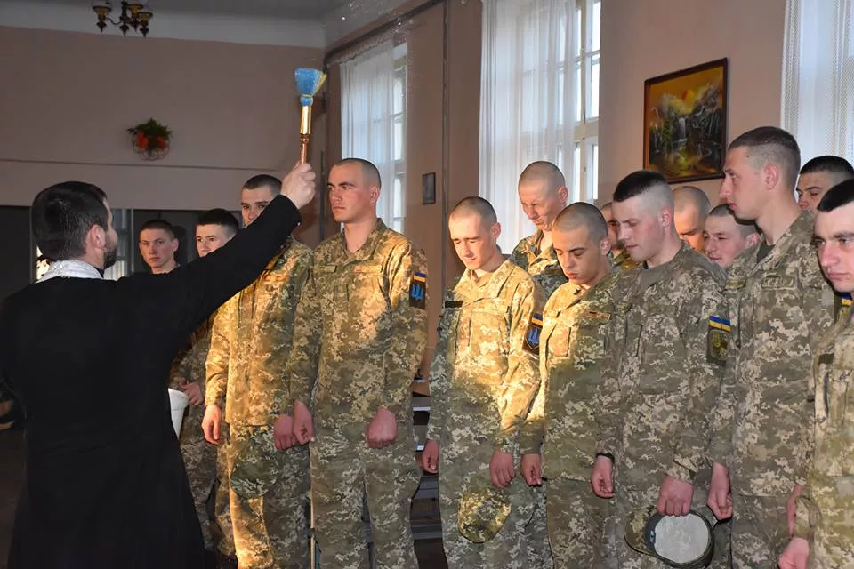 Як волинські військові 14-ї бригади святили паски 3