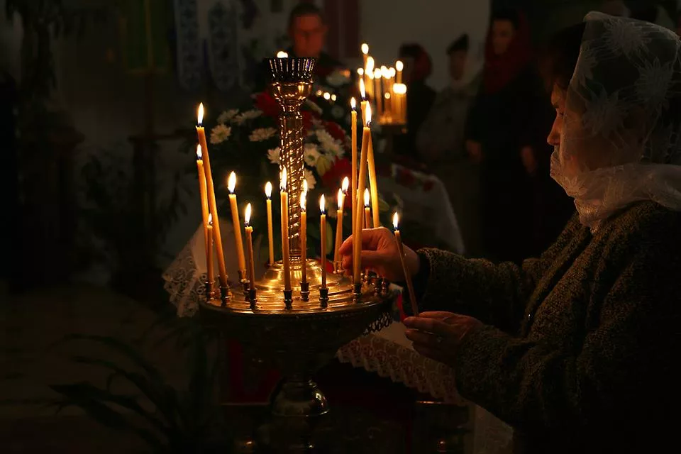 У Свято-Михайлівському храмі Нововолинська освятили великодні кошики 24
