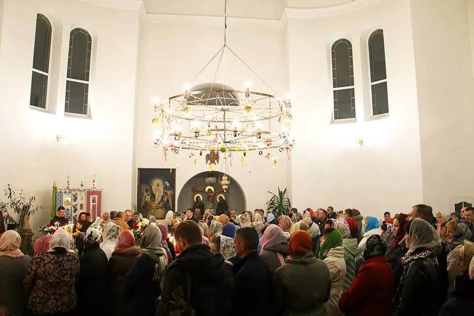 У Свято-Михайлівському храмі Нововолинська освятили великодні кошики 5