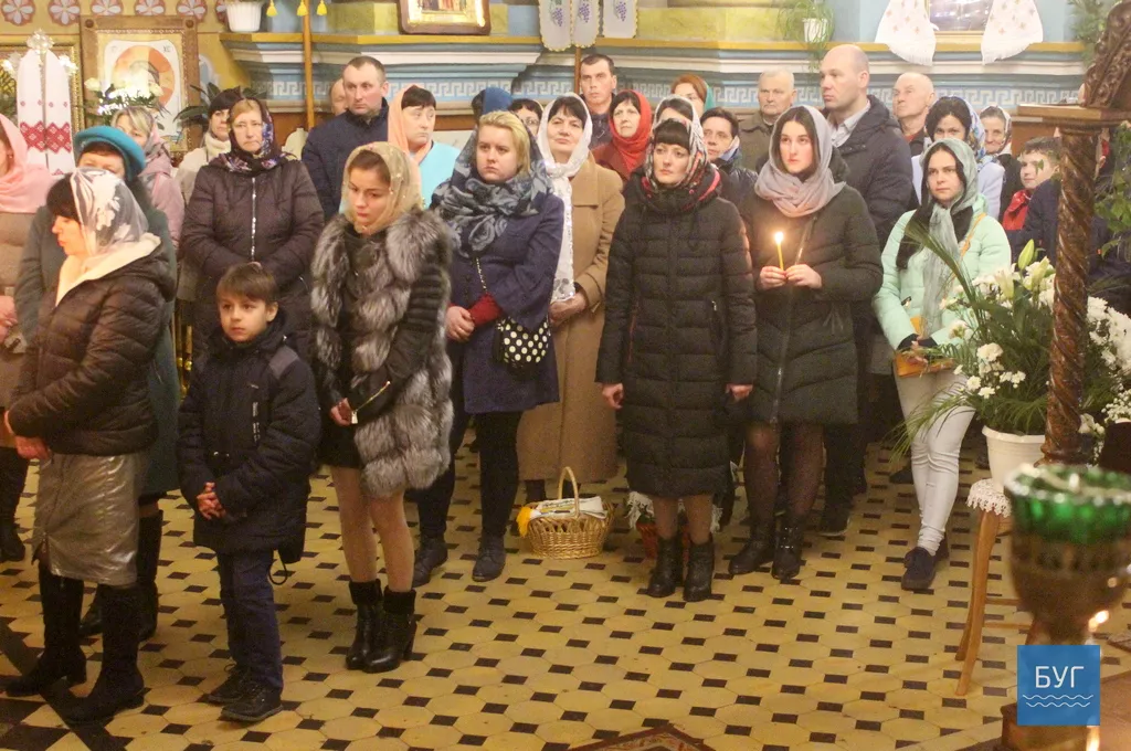 Володимир-волинці вночі святили паску 11