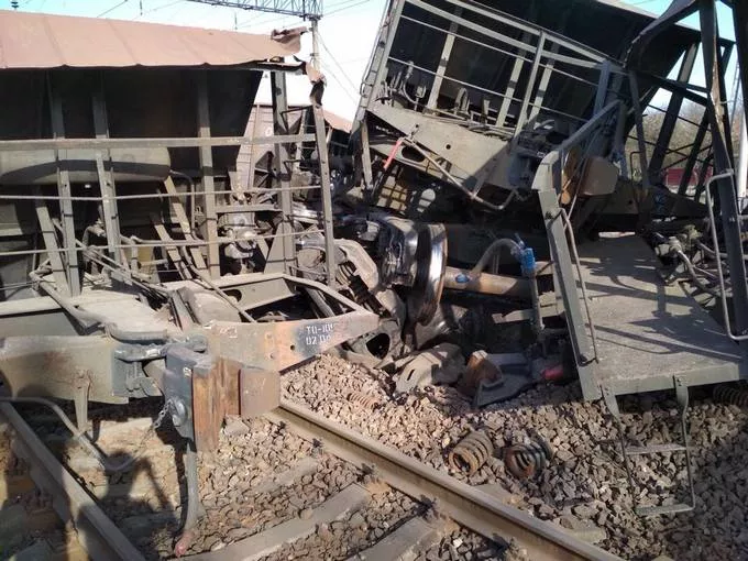 Вантажні вагони перекинулися під Львовом 2