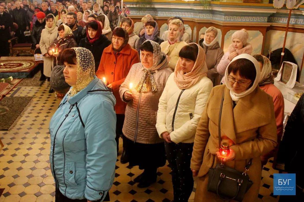 Володимир-волинці вночі святили паску 10