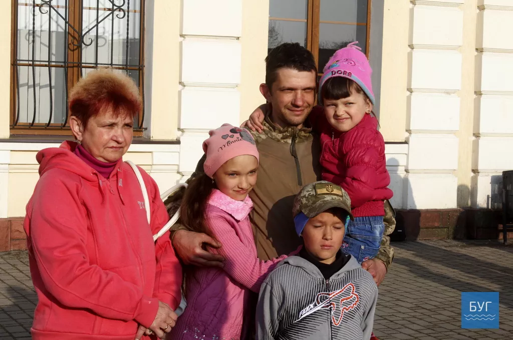 На Володимир-Волинському залізничному вокзалі другий ранок поспіль зустрічали захисників 5